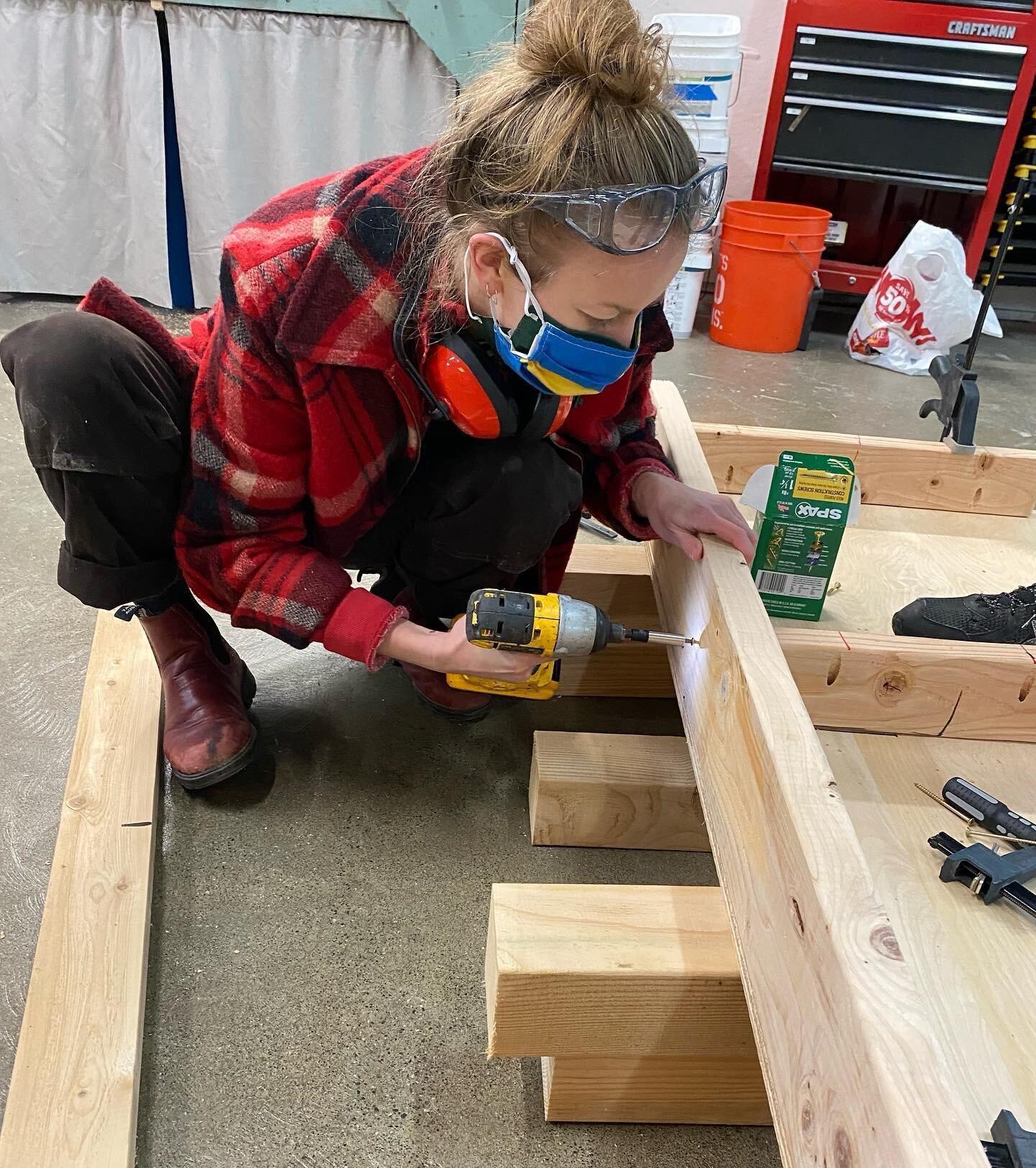 Lots of fun helping out @seattlemakershq build some woodshop tables. 
.
.
#womenwhobuild #woodworking #mitersaw #makersofinstagram #challengeaccepted #ididntpuke