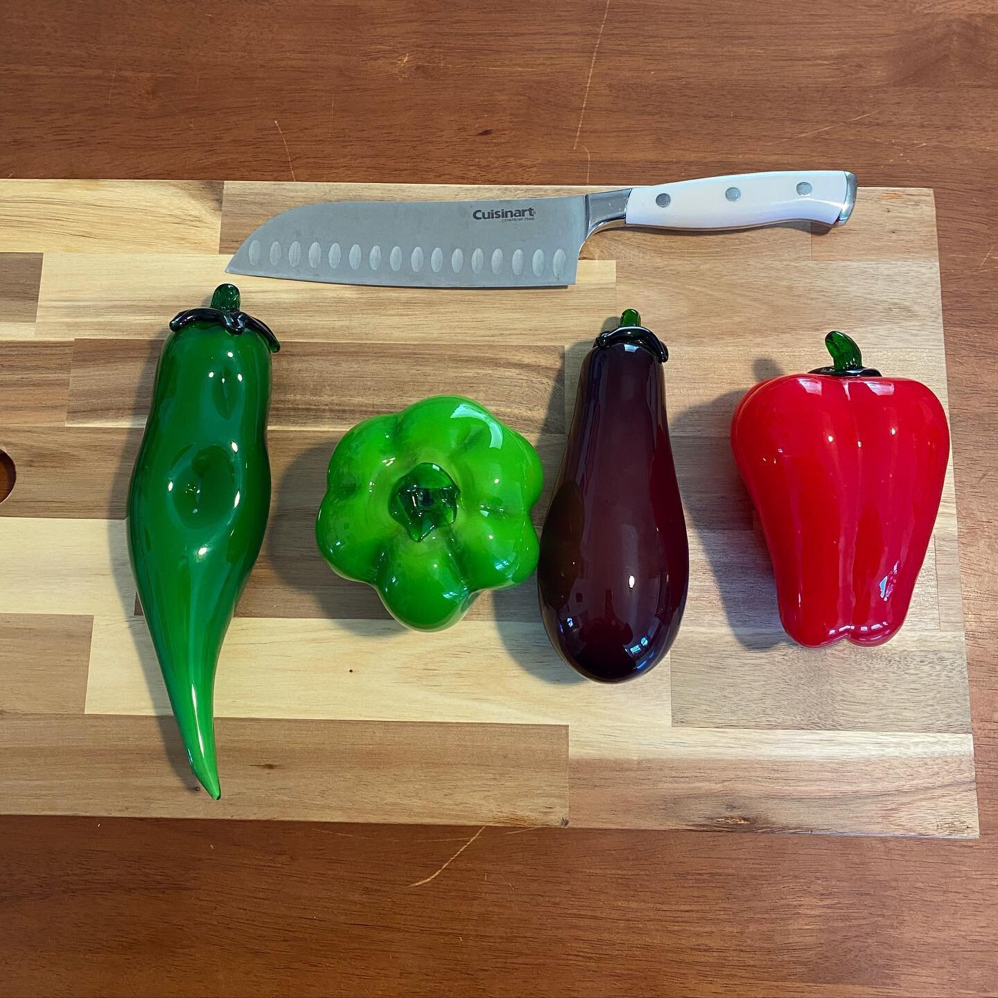 Chopping up some veggies. 
.
I made this set as a way to work on using molds (same technique I used on the pumpkin a few pictures back). The ridges on the two bell peppers are from the mold and same with most of the stems. Super happy with how these 