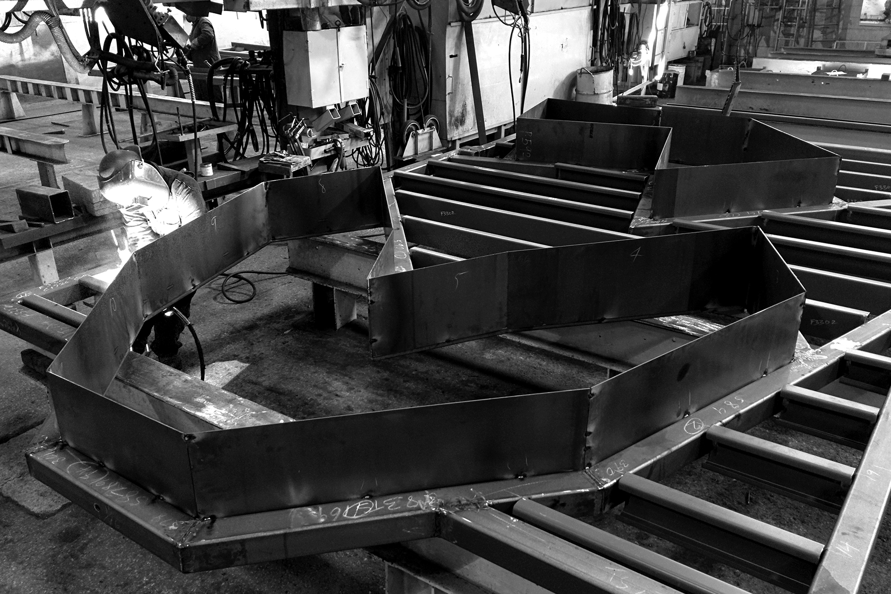 Lassonde Cloud Frames (20140925) 011 bw.jpg
