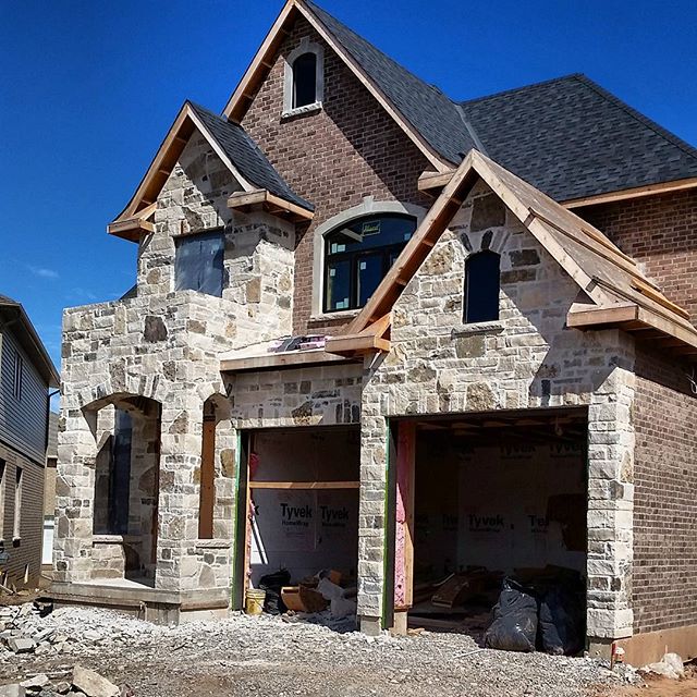 #buildinghomes #naturalstone #stonefront #customhomes