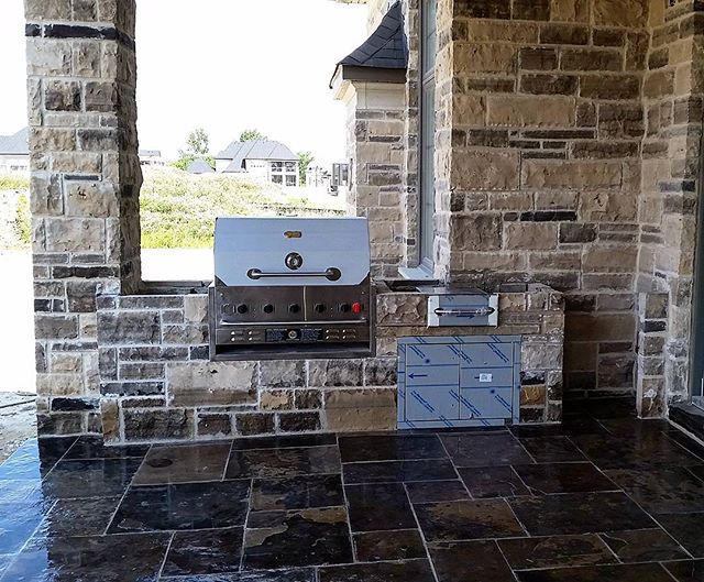 #outdoorliving #builtinbbq #naturalstone #custom #squarecutflagstone #owensoundstone