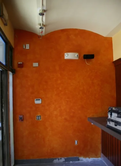 Front wall after faux painting