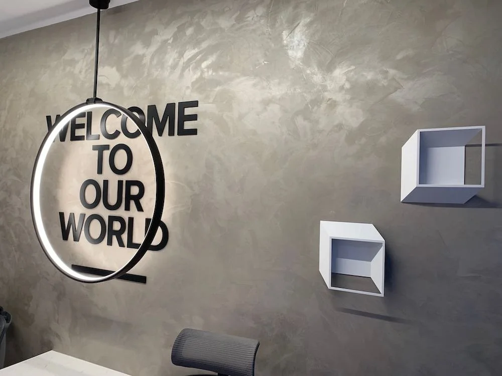 Metallic plaster showroom