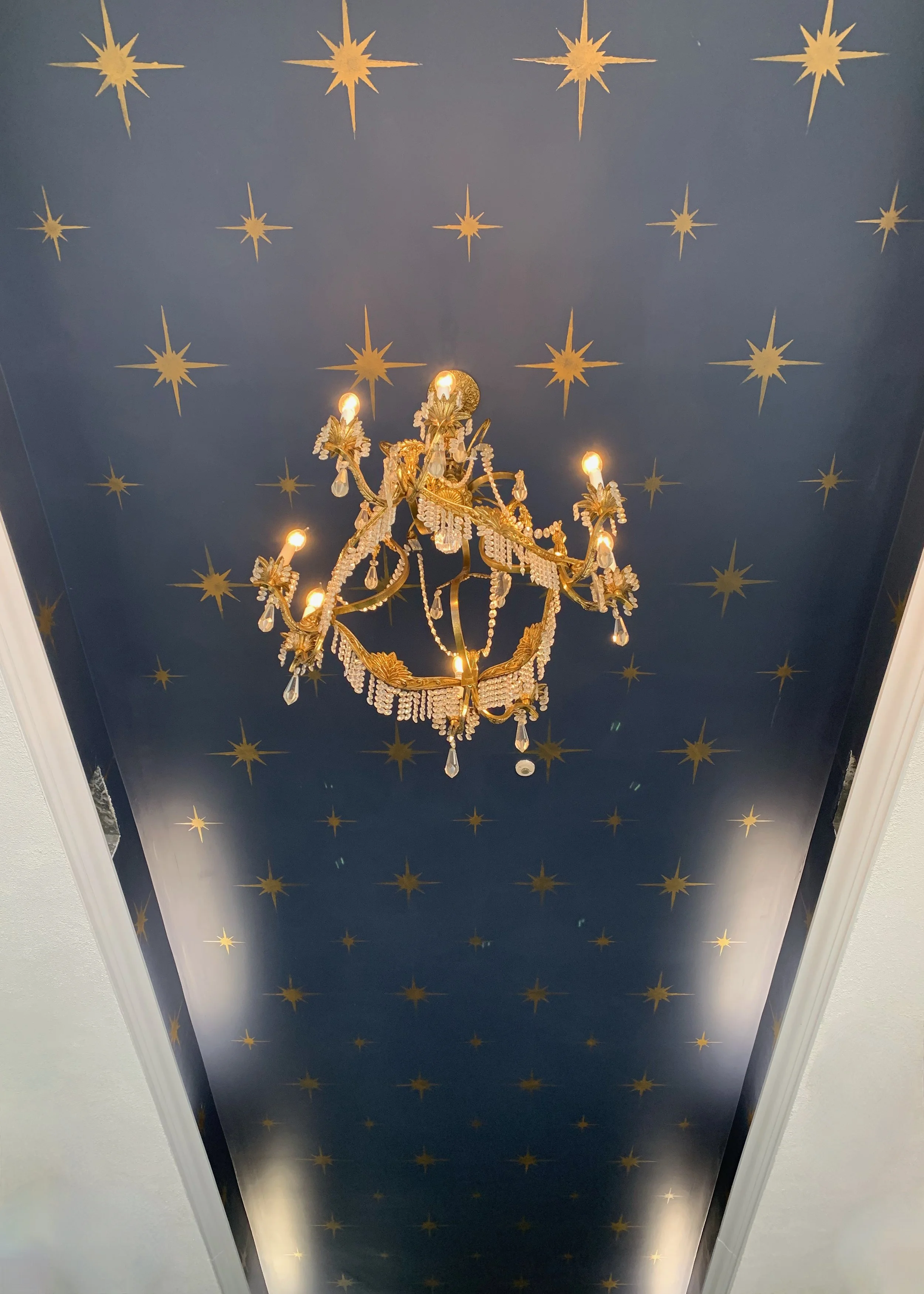 Custom stenciled ceiling  * In collaboration with Joan K Design