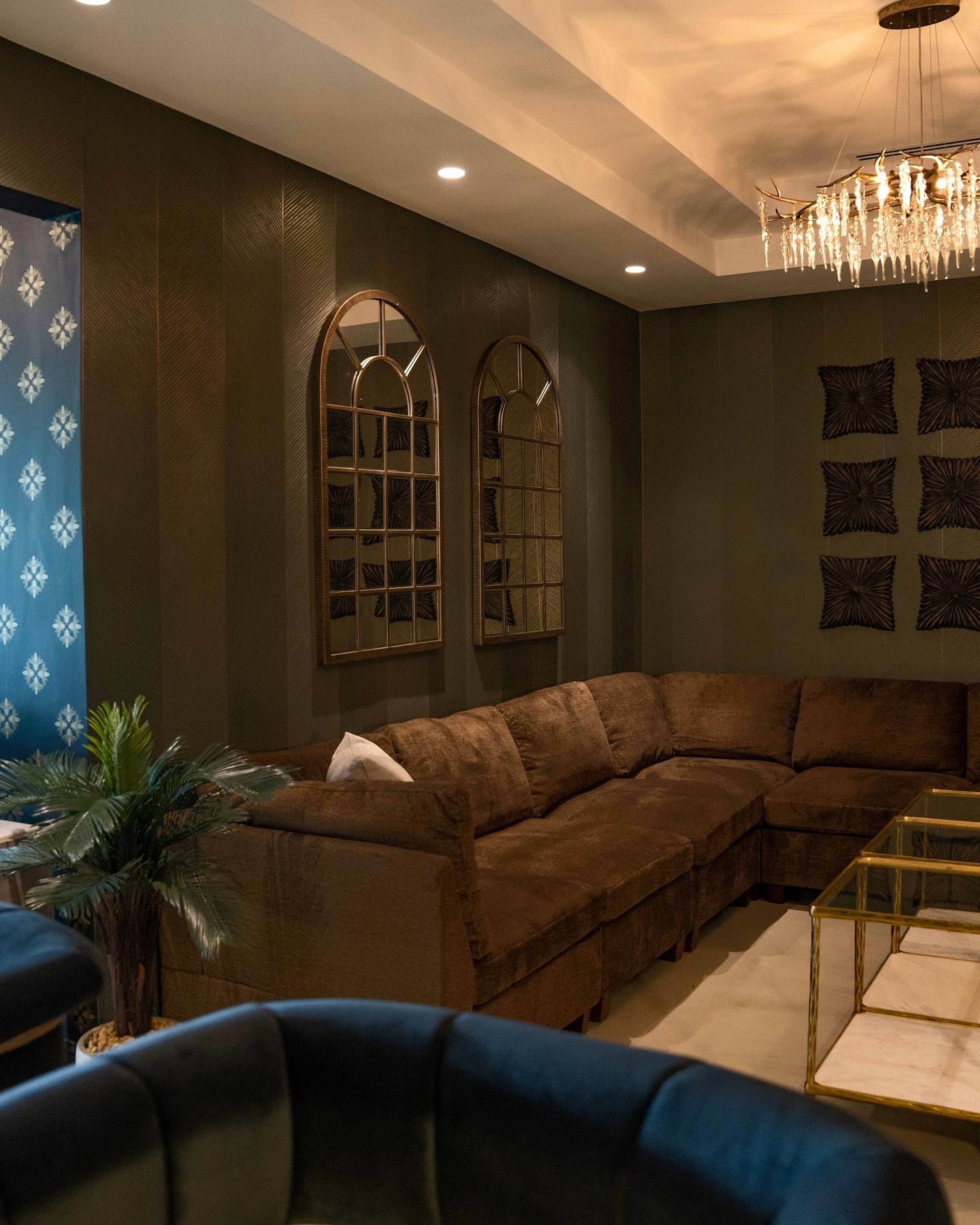 #beforeandafter VIP Lounge ~ The Ivy #cmidinteriordesign 

Photography by @scrollmediatt