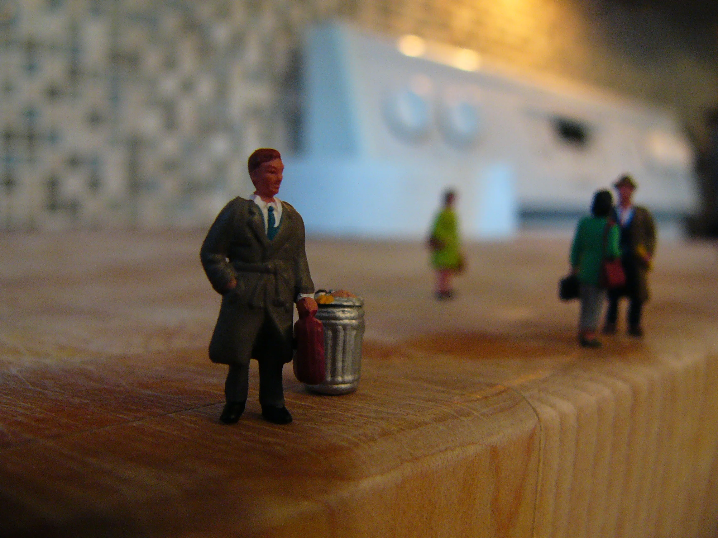 white collar waiting 3.jpg