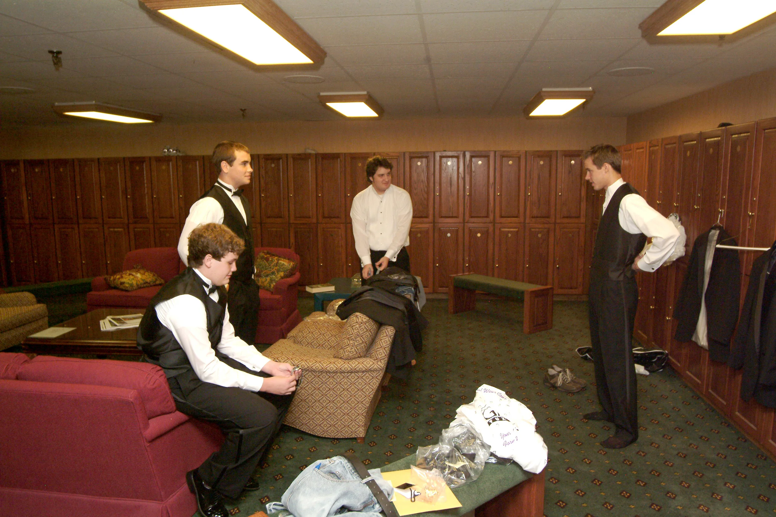 Men getting ready (Copy)