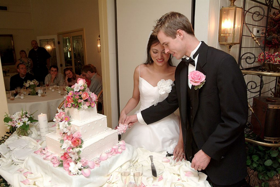 Cake cutting, 2004.&nbsp;