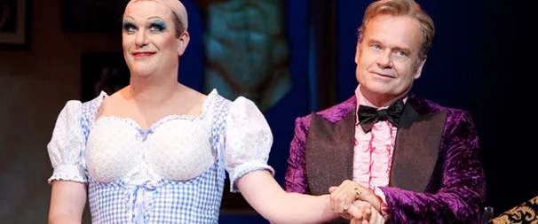 Douglas Hodge and Kelsey Grammer in La Cage Aux Folles .