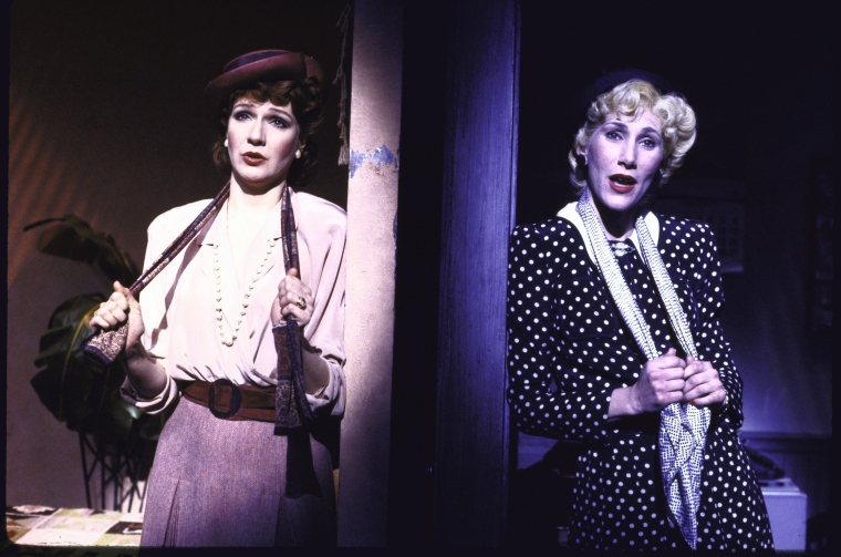 Kay McClelland and Randy Graff sing "What You Don't Know About Women" in City of Angels .