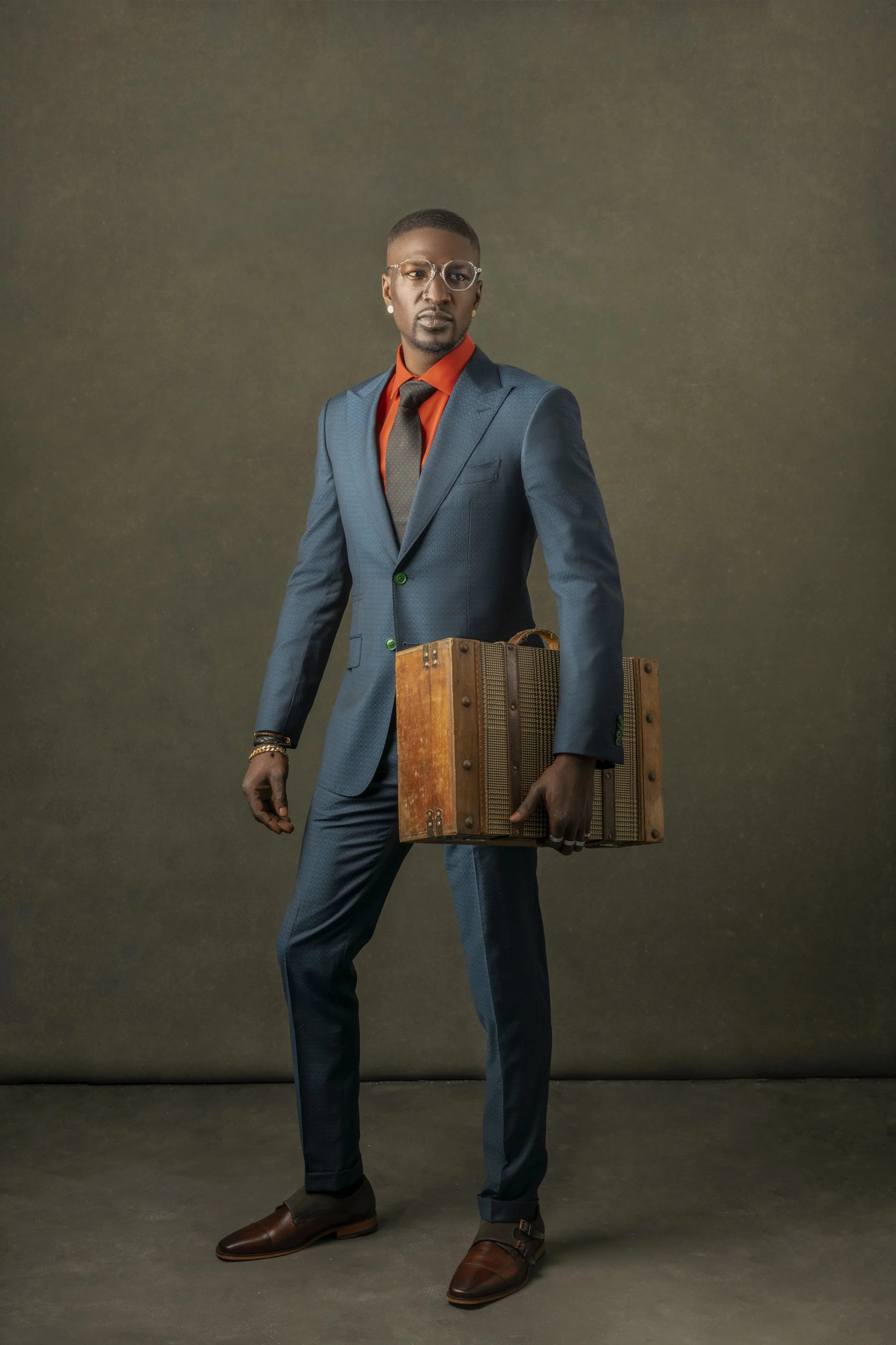 The Everlasting Appeal of Traditional Menswear: Why Custom Suits Are a Timeless Investment 