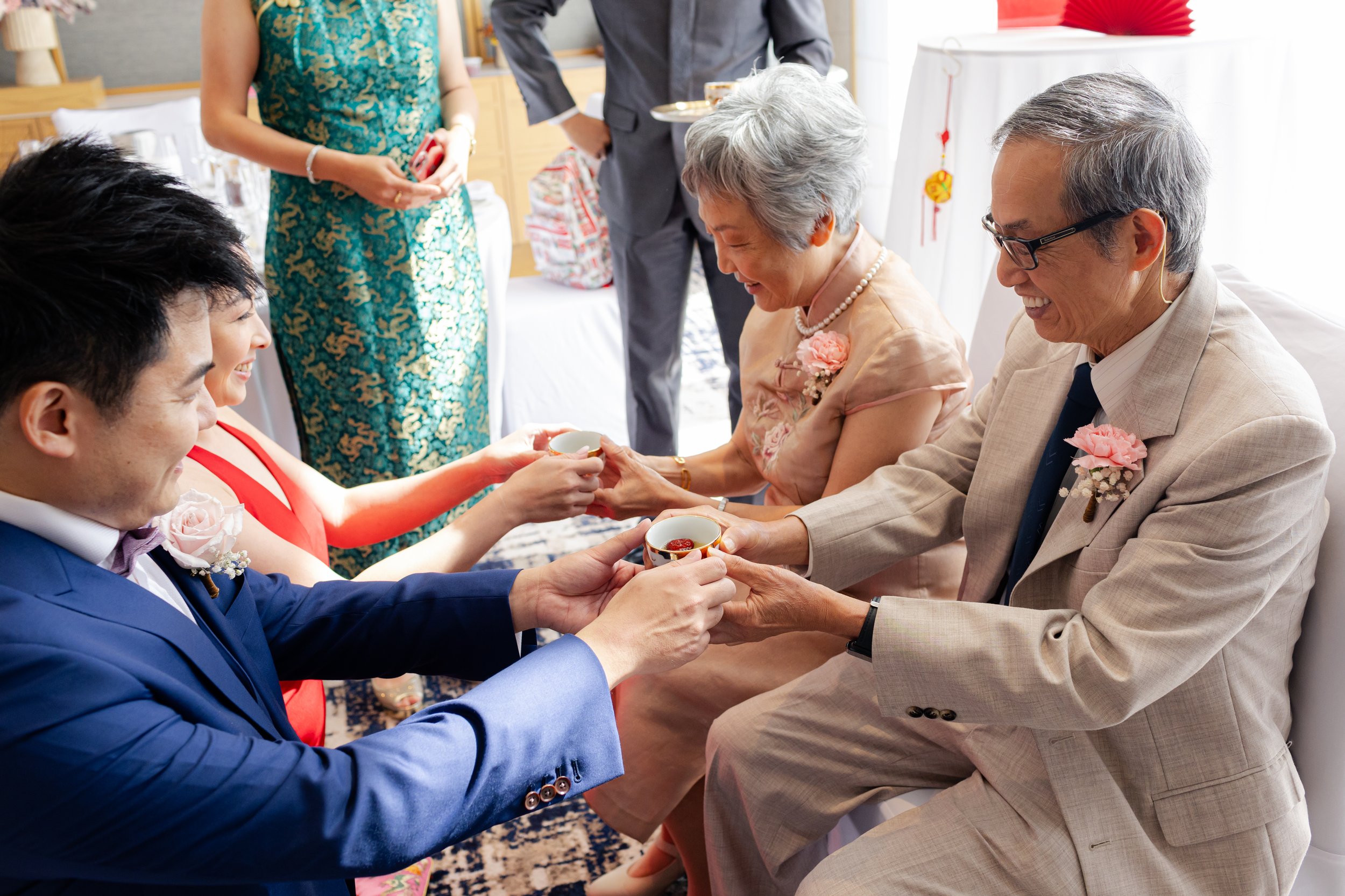 tea offering chinese tradition in wedding