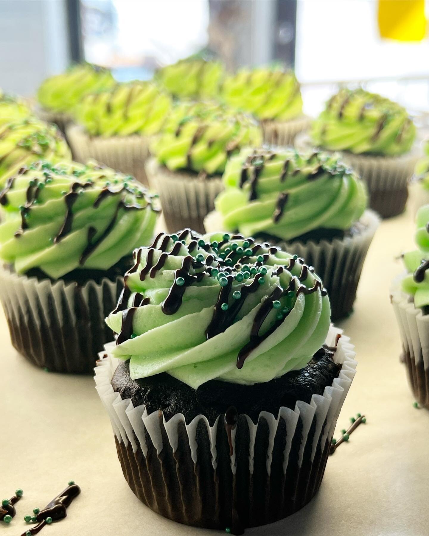 New Month! New Menu!
Here&rsquo;s todays lineup ☘️

Cupcakes:
-Dark Chocolate with Mint Buttercream
-Carrot with Cinnamon Buttercream

Cookies:
-Classic Iced Oatmeal
-Chocolate Marshmallow
-Vegan Chocolate Chip

Bars:
-White Chocolate Raspberry Chees
