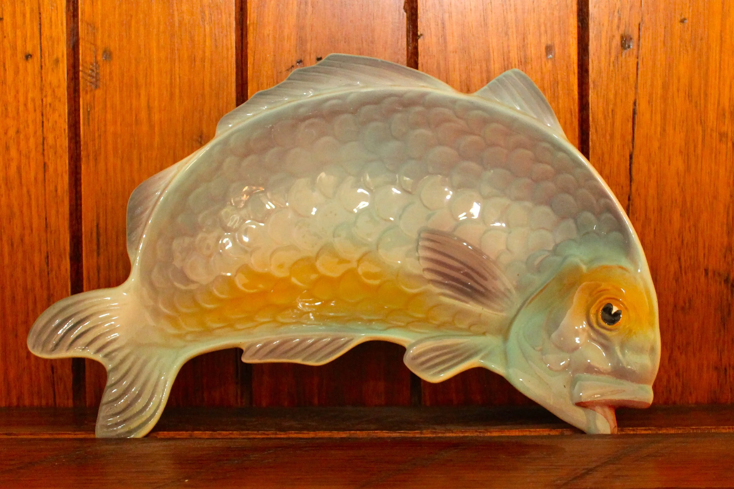 Shorter and Son curved fish dish