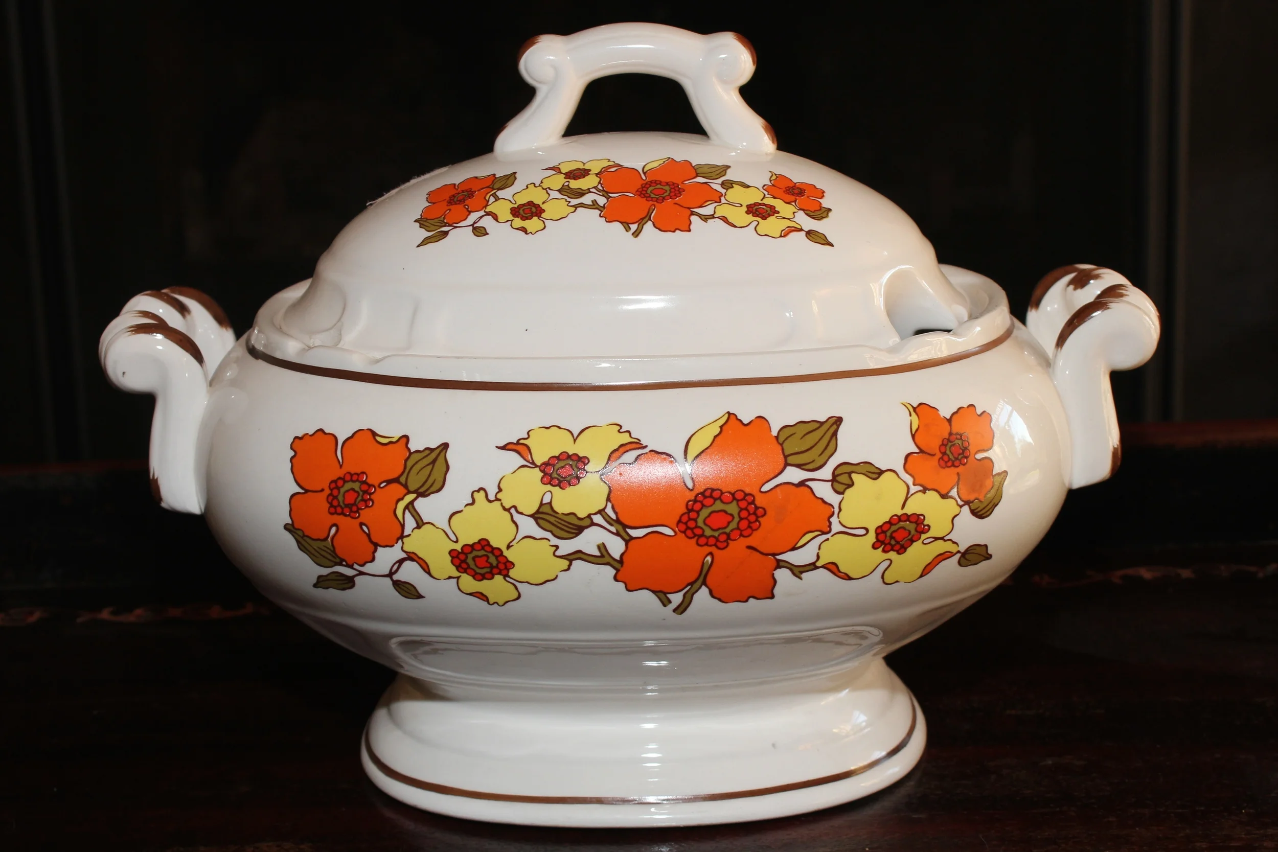 Retro Tureen