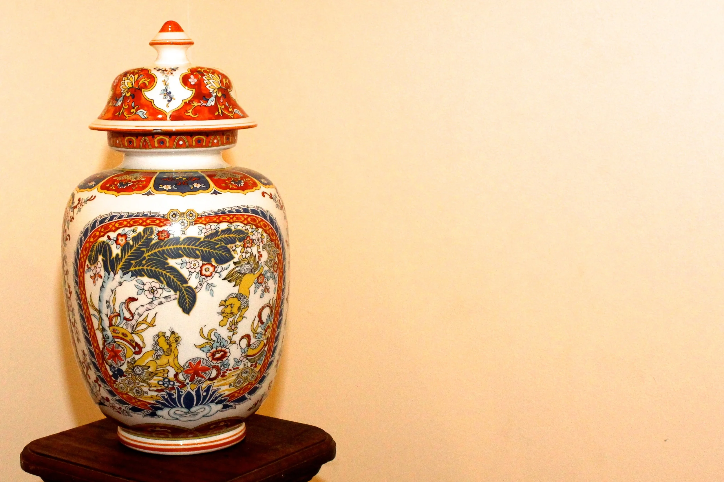Vintage Italian Urn