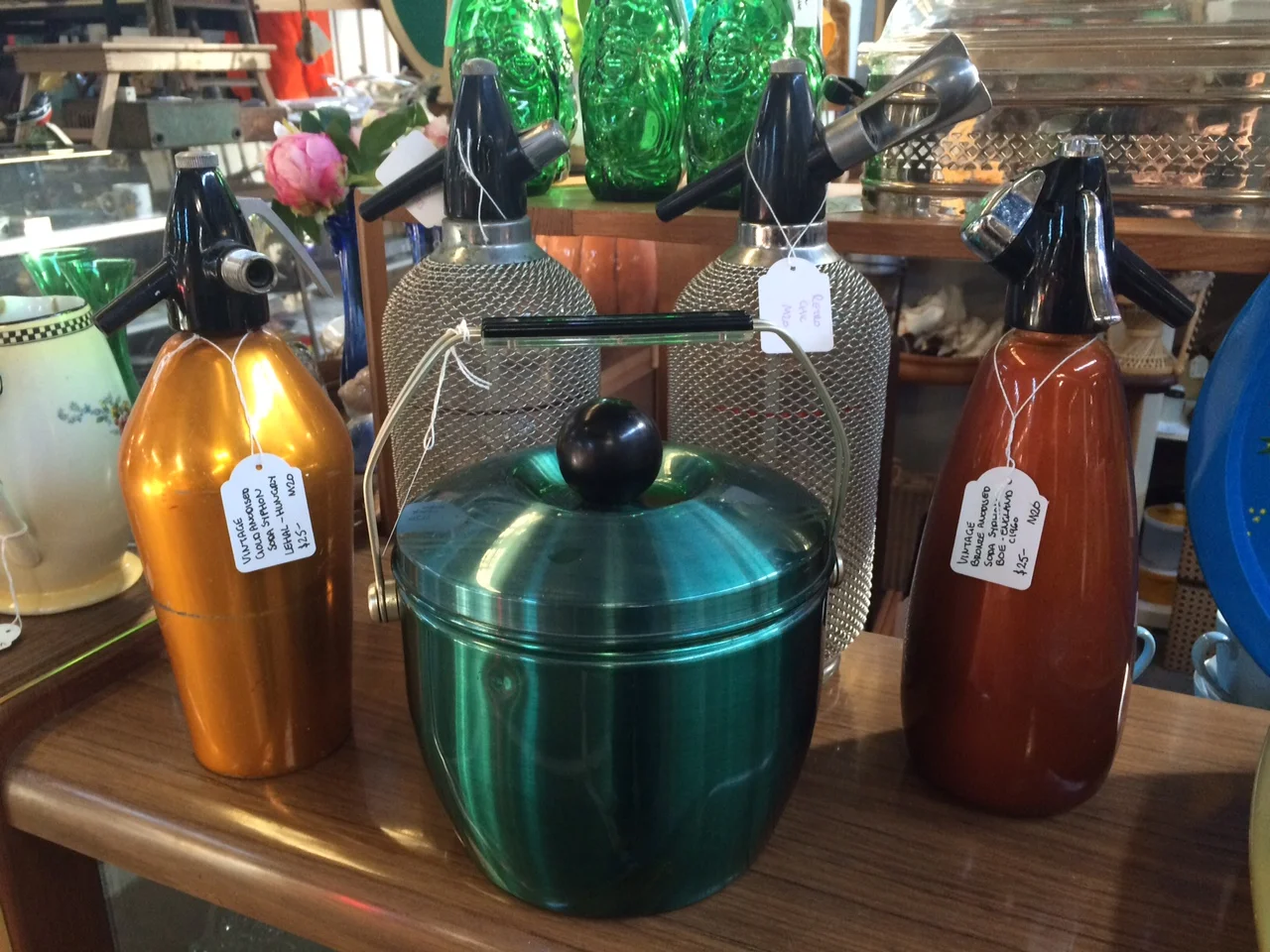 Retro Bar - Novo Ice Bucket and Soda Syphons