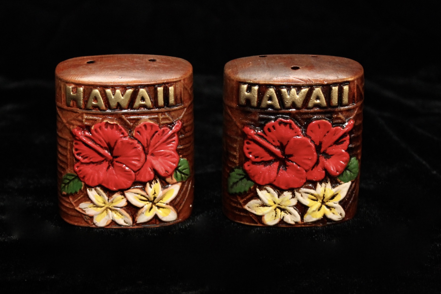 Hawaii Sand &amp; Pepper with Hibiscus Flowers