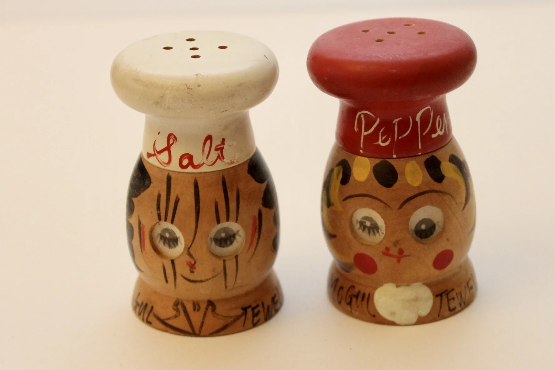 Wooden Chef Salt and Pepper Shakers - Squeakers