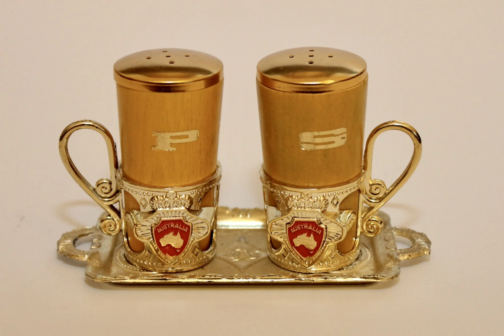 Australian Souvenir Salt and Pepper Shakers - japan