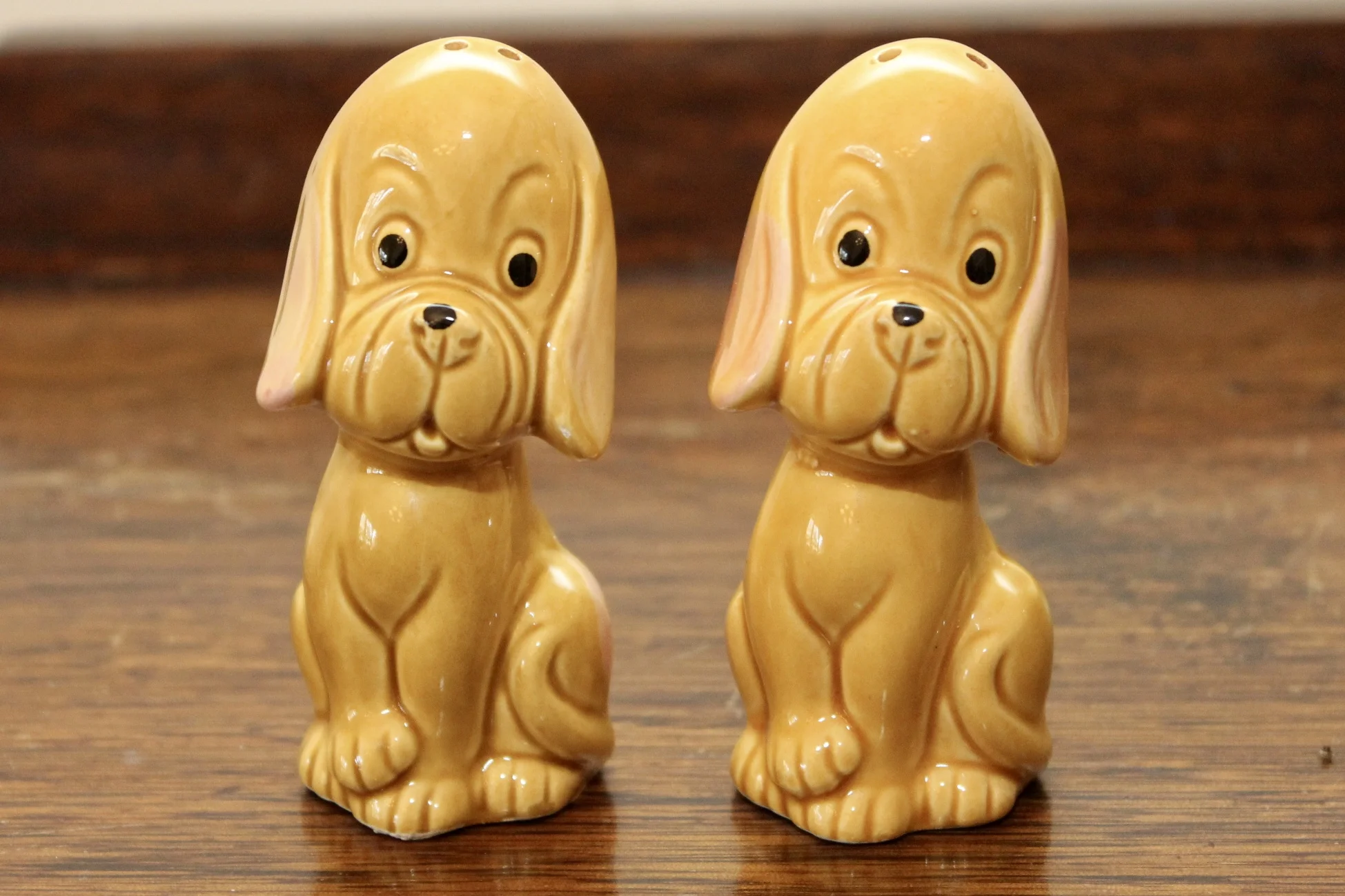 Basset Hound Salt and Pepper Shaker - Japan