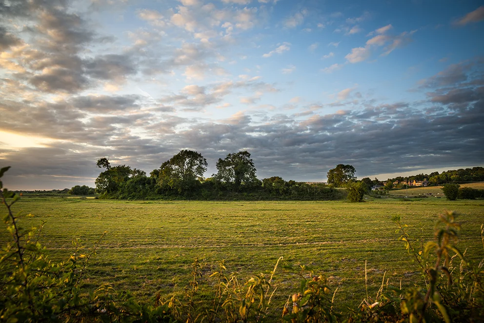 The River Arun skirts the western side of the fort and one of its tributaries skirts the eastern and southern sides