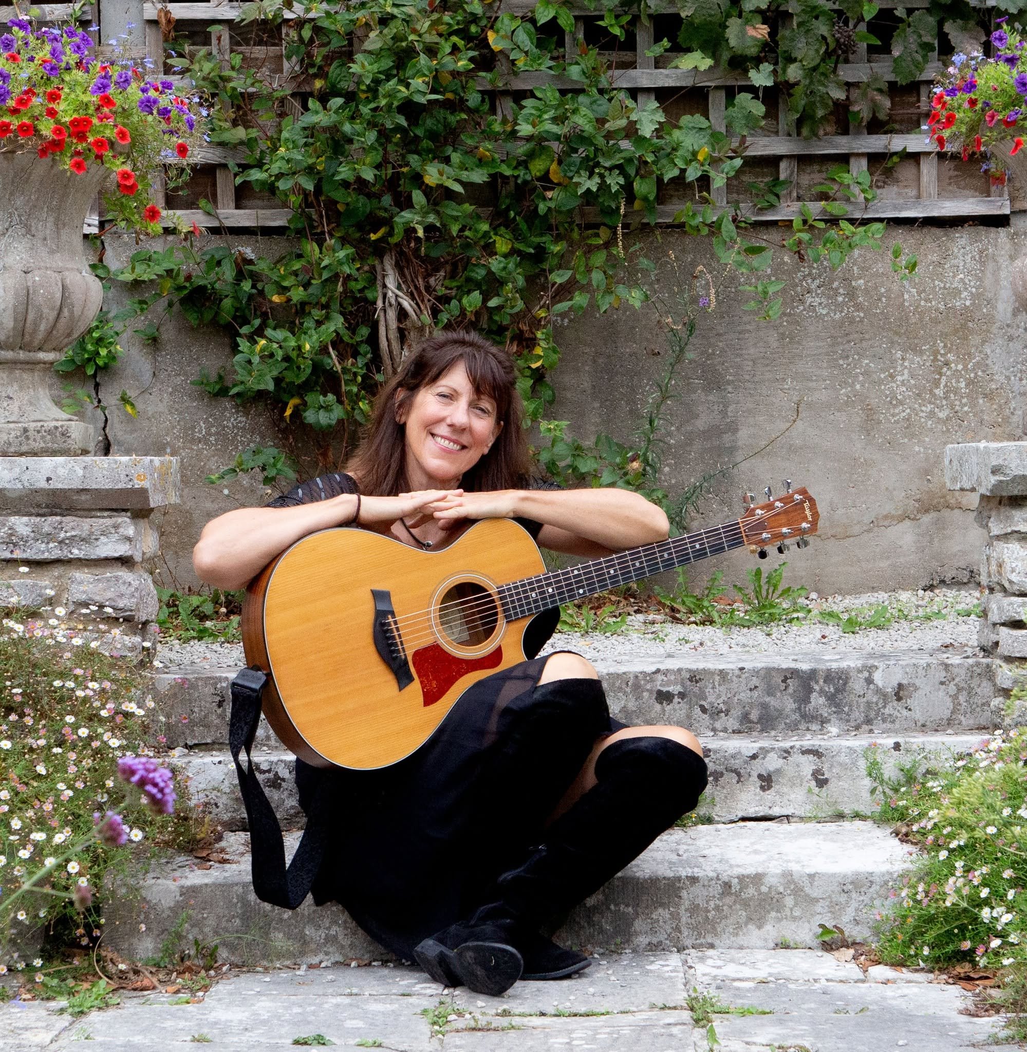 Cellar Bar Live – Polly Morris + support