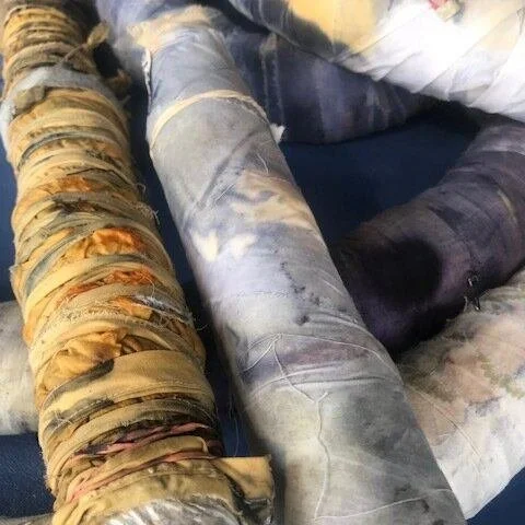 Spring has arrived&hellip; and if you&rsquo;ve been waiting all winter to print&mdash;this is your moment 🌿

Up north, gardens are just waking up&hellip;
But here in Florida?

✨ The studio is full of botanicals
✨ Leaves, flowers, and texture are eve