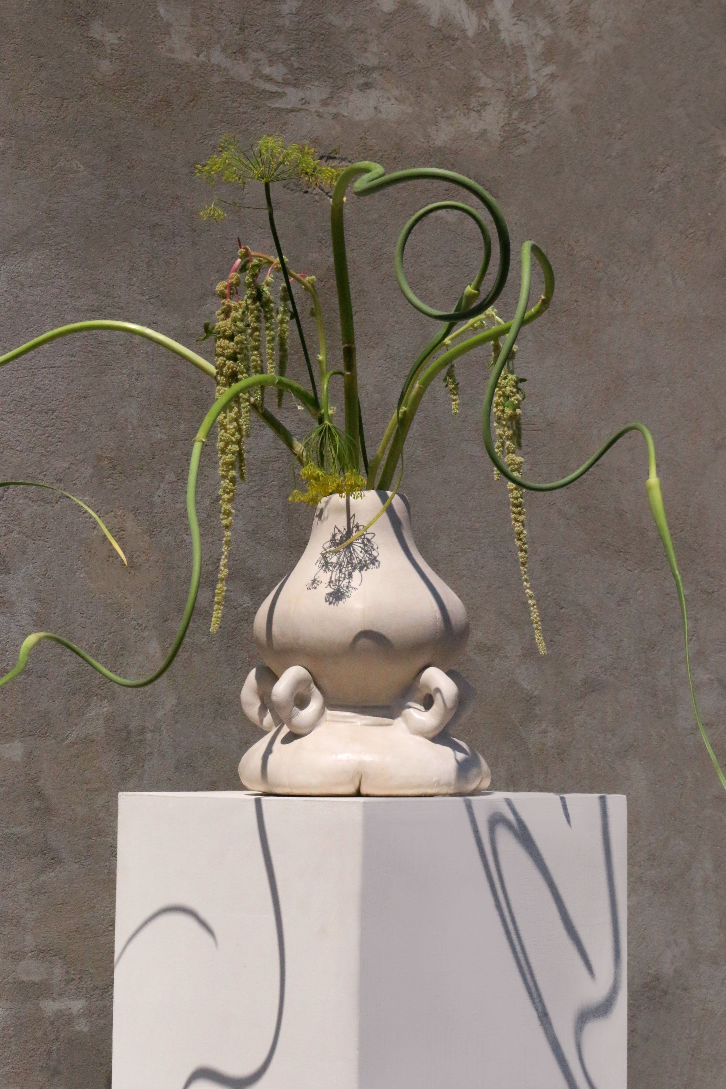 Feminised Protein Vase1_01_Tessa Silva.JPG