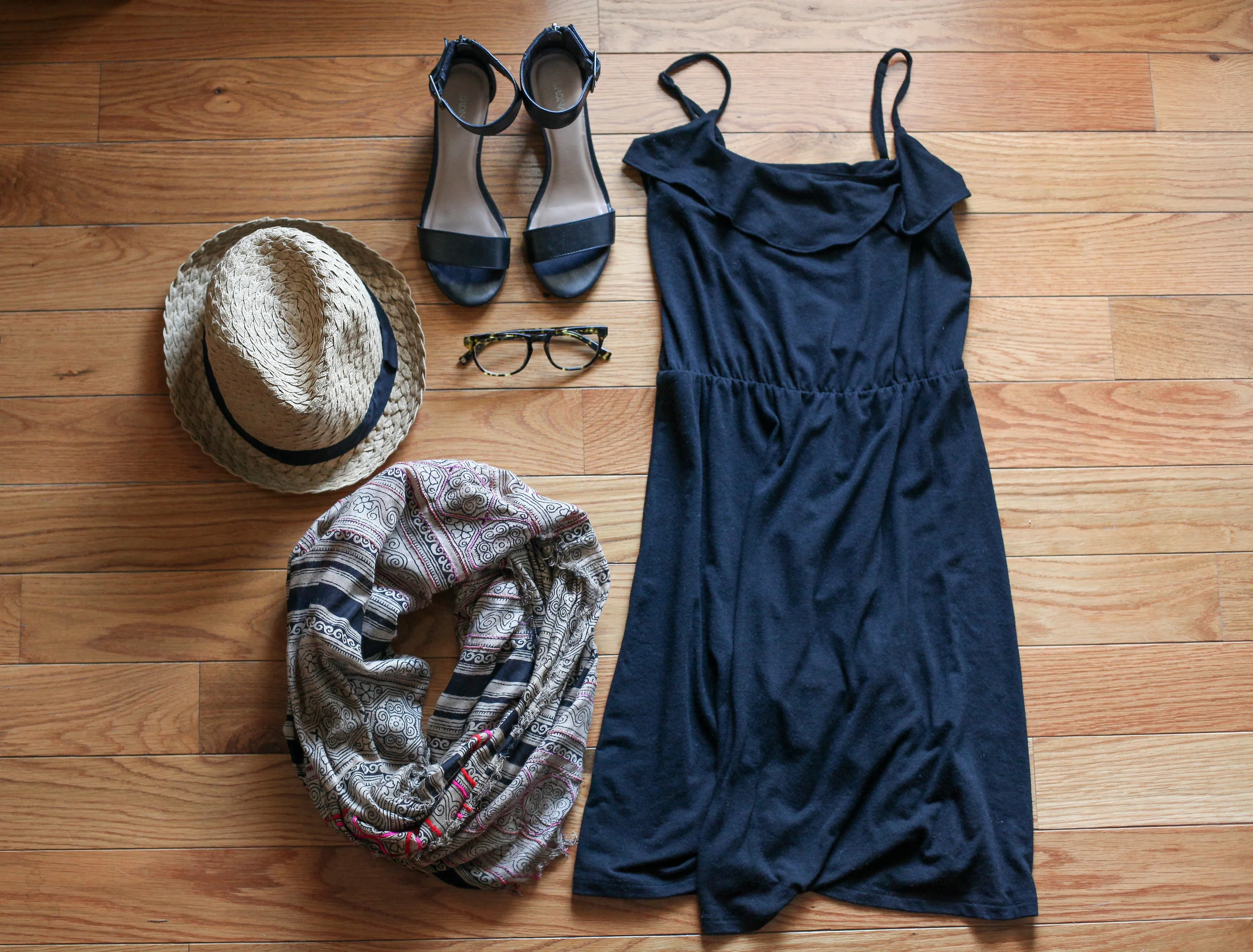 Scarf: Urban Outfitters Dress: Target Glasses: Warby Parker Hat: F21 Shoes: Target