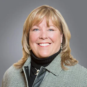 Barb Stinnett Headshot.jpg