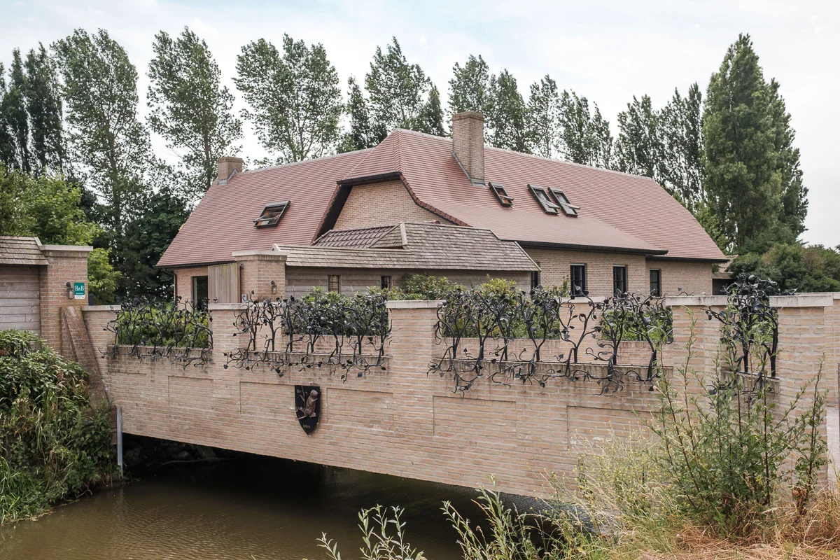 De Kleine Bever is een oase van rust in het al niet zo drukke Diksmuide. iso800 maakte voor Relaxy een interieurreportage van deze Bed and Breakfast.
