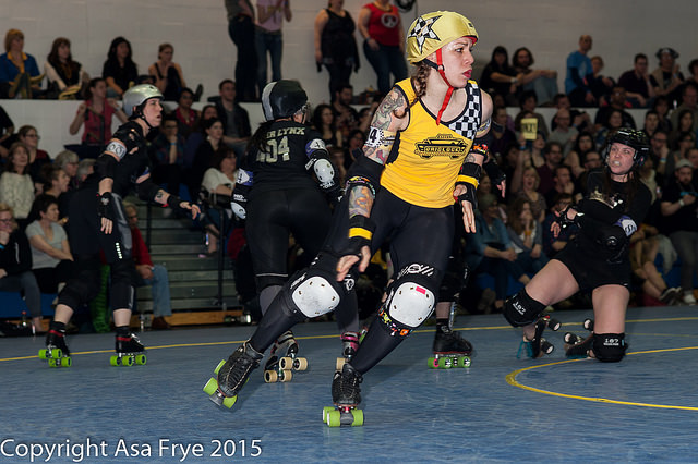 Bronx jammer Massacre Marie leaves a trail of blockers behind her on her way to winning MVP. Photo by Asa Frye
