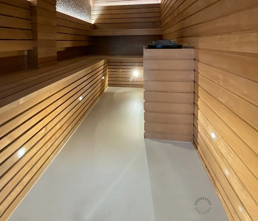 Elevating the sanctuary experience: Our seamless resin flooring creates a waterproof, low-maintenance and attractive finish for this beautifully panelled sauna.
#chasingspace_floors #Sauna #SaunaDesign #SaunaFloor #WaterproofFlooring #WaterproofDesi