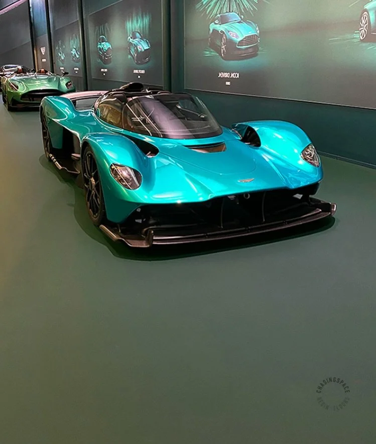 Fast and furious &hellip;
320m2 of PU Flooring in British Racing Green.

Resin Floors by Chasingspace 
https://www.chasingspace.co.uk/

#chasingspace_floors #ResinFloor #ResinFlooring #Luxury #CarShowroom #CommercialFloor #CommercialFlooring #LuxuryA