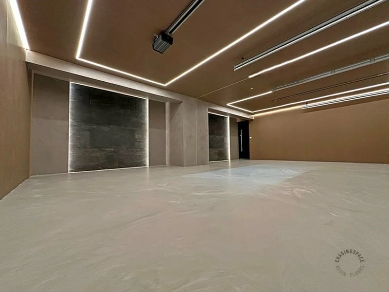 Modern garage with Microcement walls and a 47m2 Mistral Blend Resin floor in Gentle Shade. 

If you&rsquo;re looking to create a garage that&rsquo;s both elegant and durable, we&rsquo;re here to help.

📱💬 07799 673383 + 020 8265 2855

#chasingspace