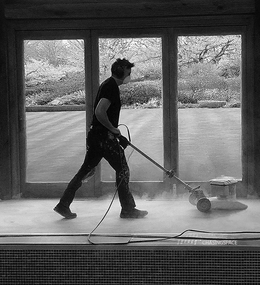 &lsquo;&rsquo;All about the prep&rsquo;&rsquo; Screed sanding a PU Comfort 80m2 swimming pool floor in Ruislip, London.

Durable, slip-resistant and waterproof 💦

#chasingspace_floors #PoolFlooring #DurableFlooring #AtWork #FloorSanding