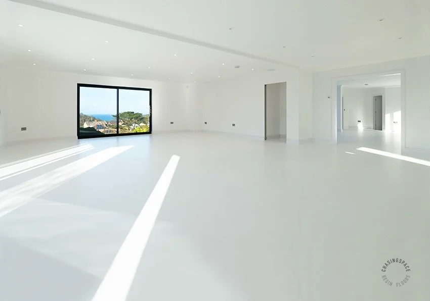 Wide view of our latest installation, a pure white PU resin floor in Ilfracombe, Devon.

It has completely transformed the space into a bright, airy sanctuary that feels infinite 🤍 

@jakejpr 
@chasingspace_floors

www.chasingspace.co.uk

For floori