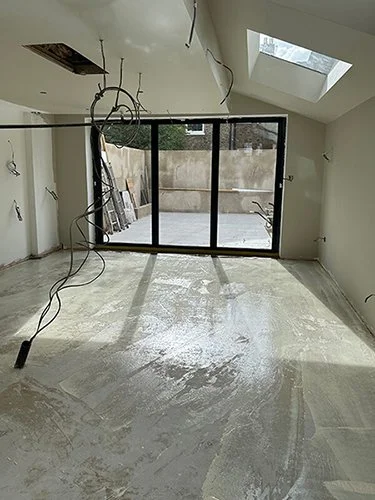 Resin floor primer layer.