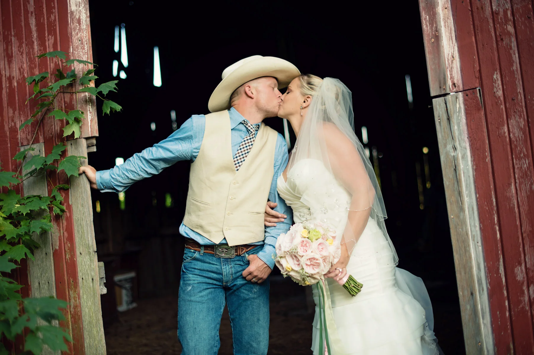 Country-Barn-Wedding-369.jpg
