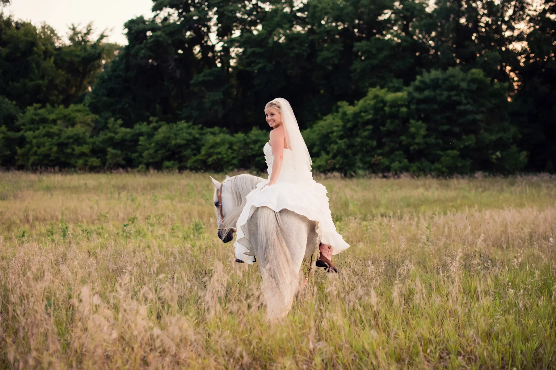 Country-Barn-Wedding-404.jpg