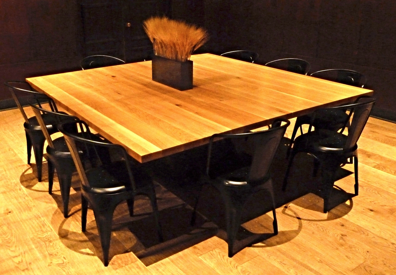 7'x7' oak table