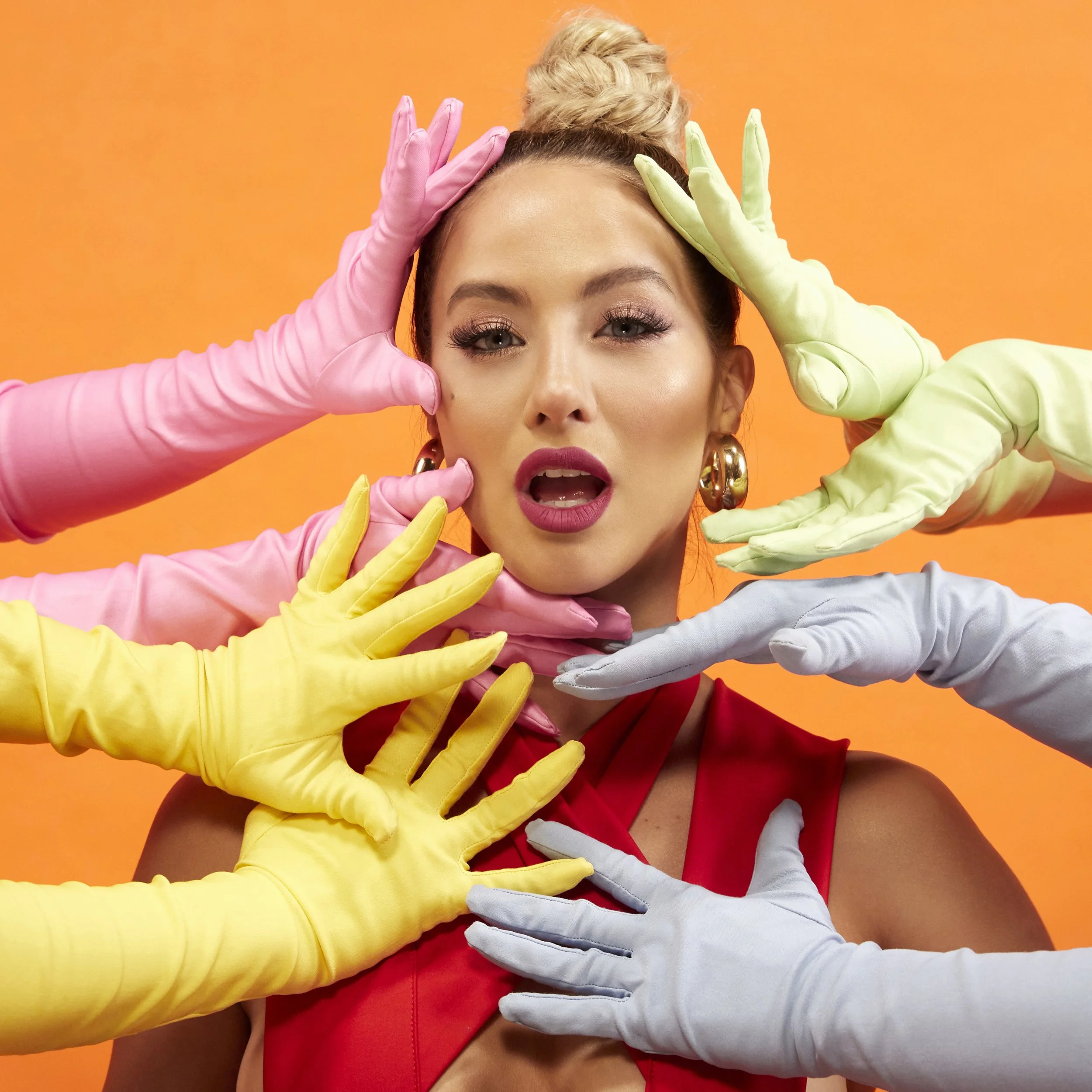 Flor Vigna - Uy! - Arte de Tapa FOTO.jpeg