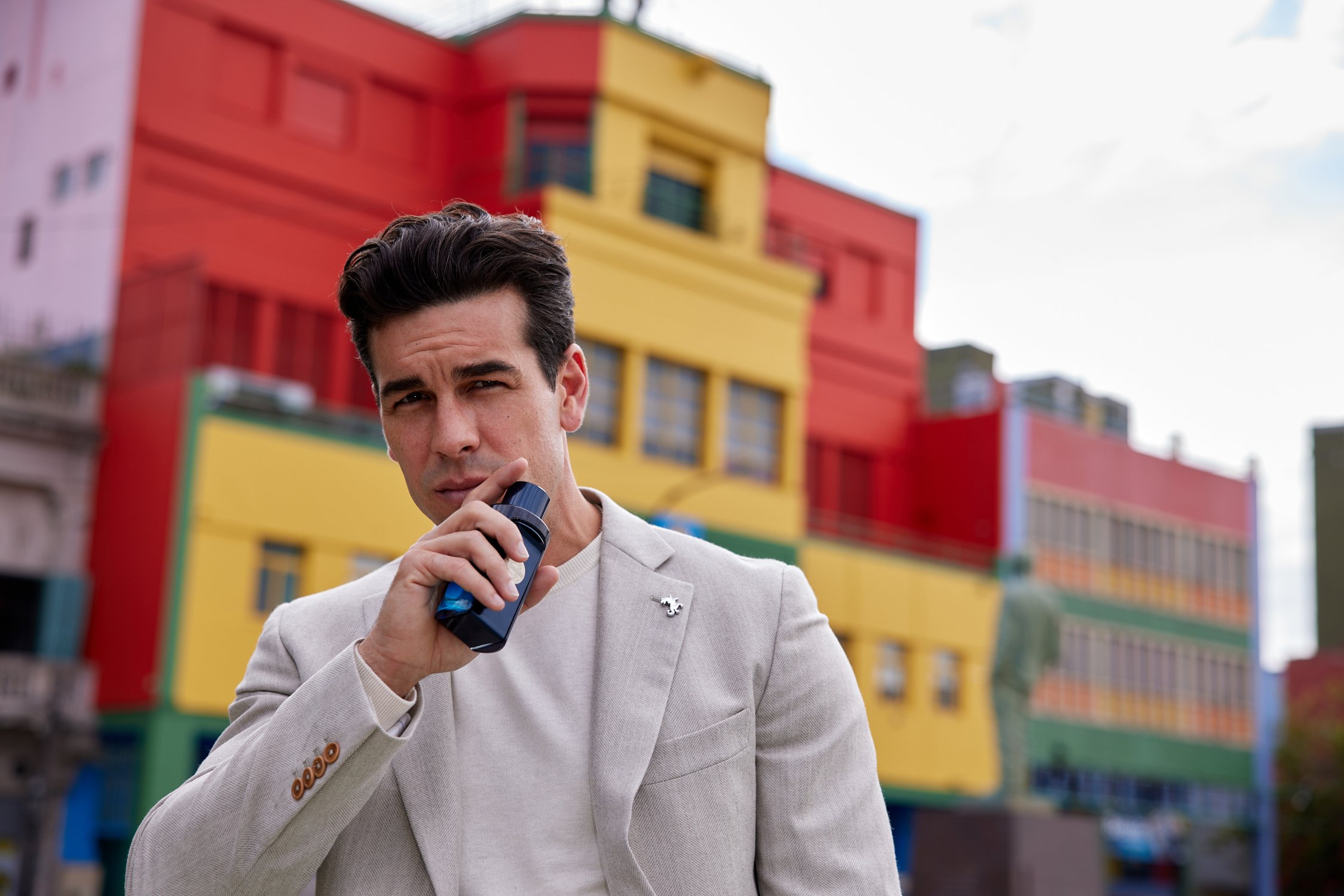 AntonioBanderas dia34254 2.jpg