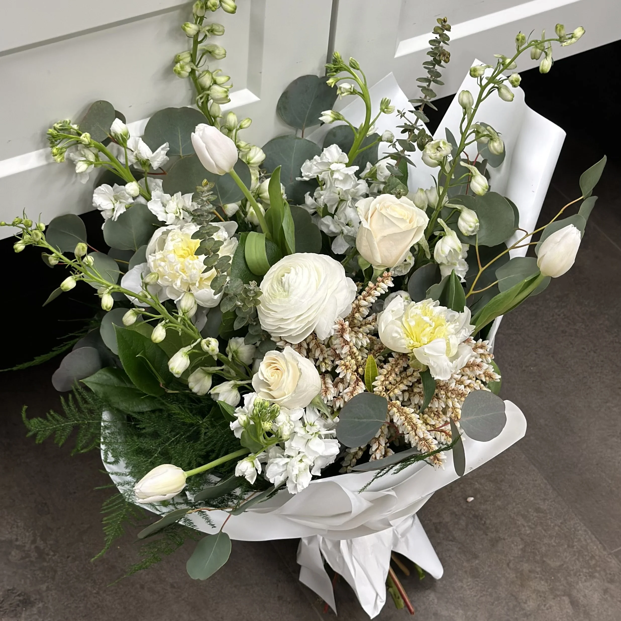 Classic and Fresh Cut Flower Bundle