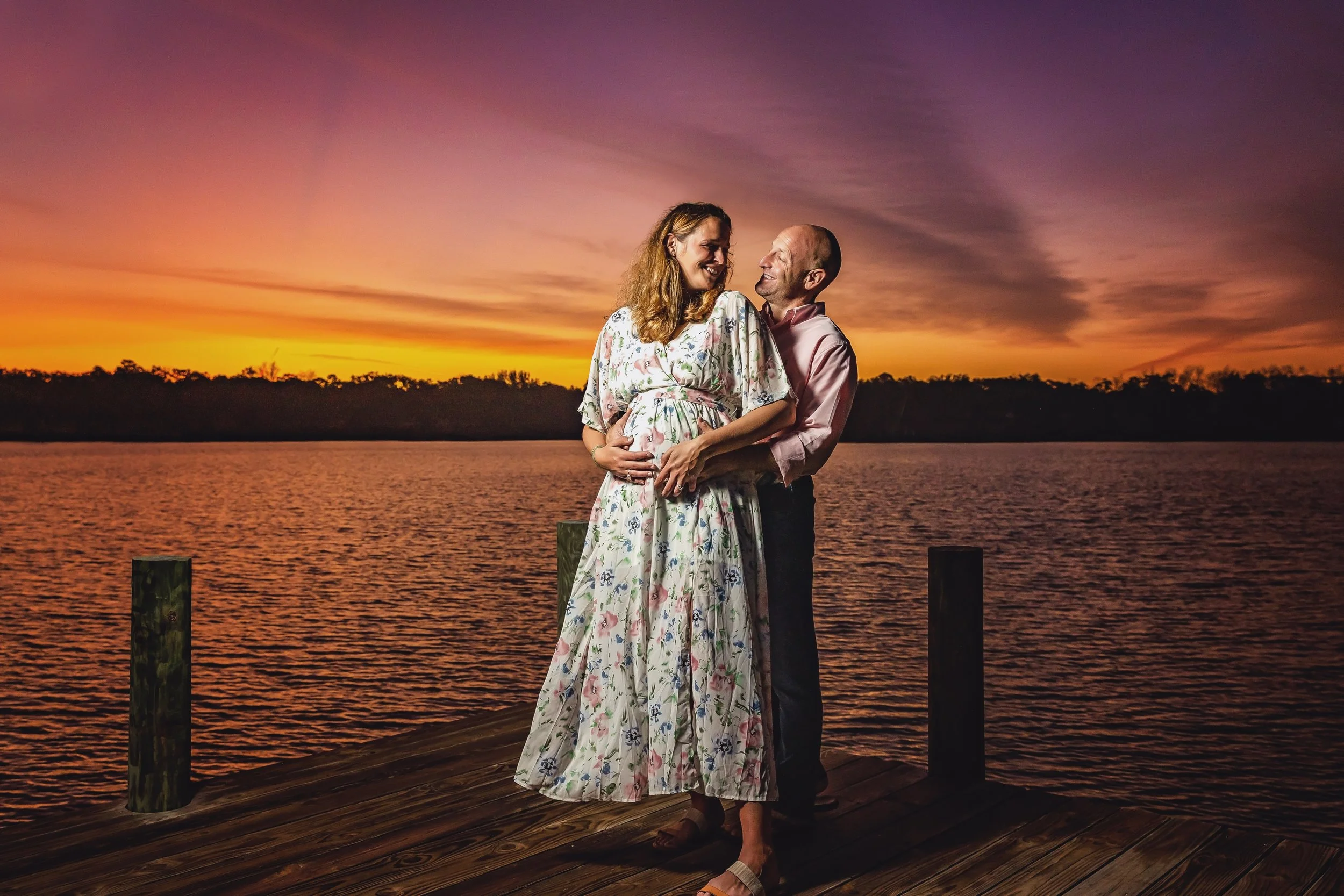 pregnancy picture with a sunset beach in Jacksonville Florida