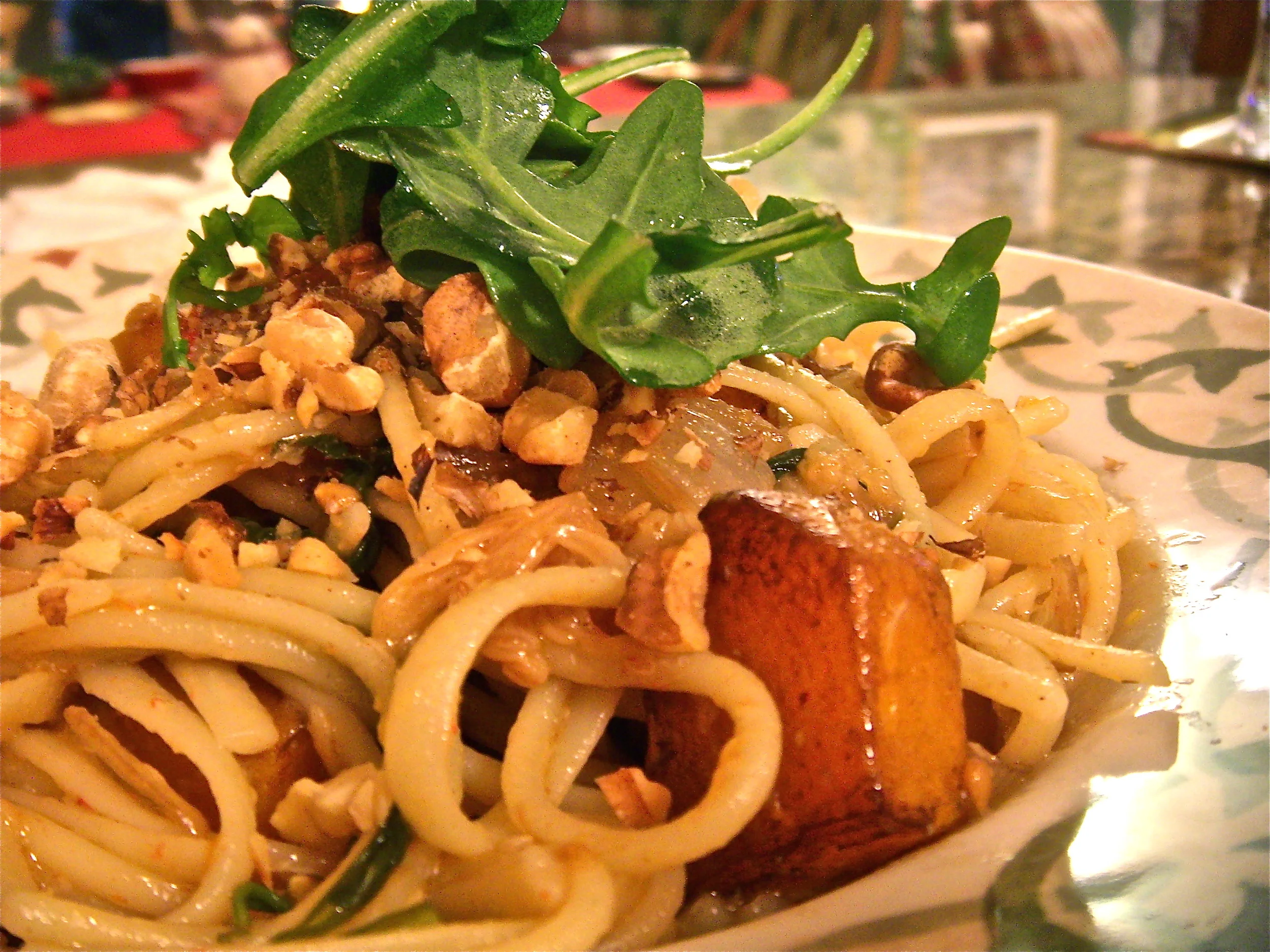   linguine in white wine sauce, roasted butternut squash, roasted garlic, arugula, toasted walnuts&nbsp;  