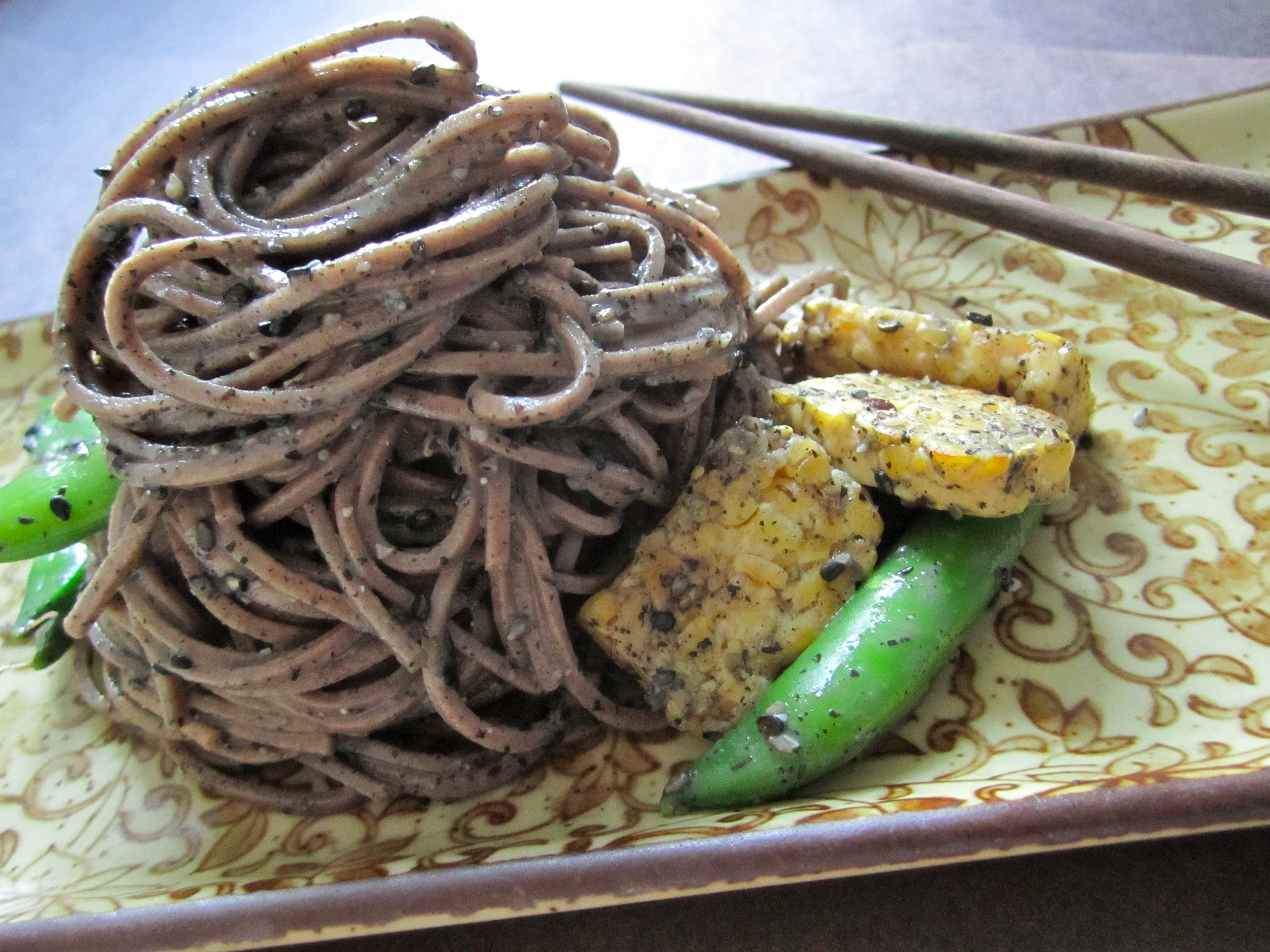   black sesame otsu, pan-fried tempeh, sugar snap peas  