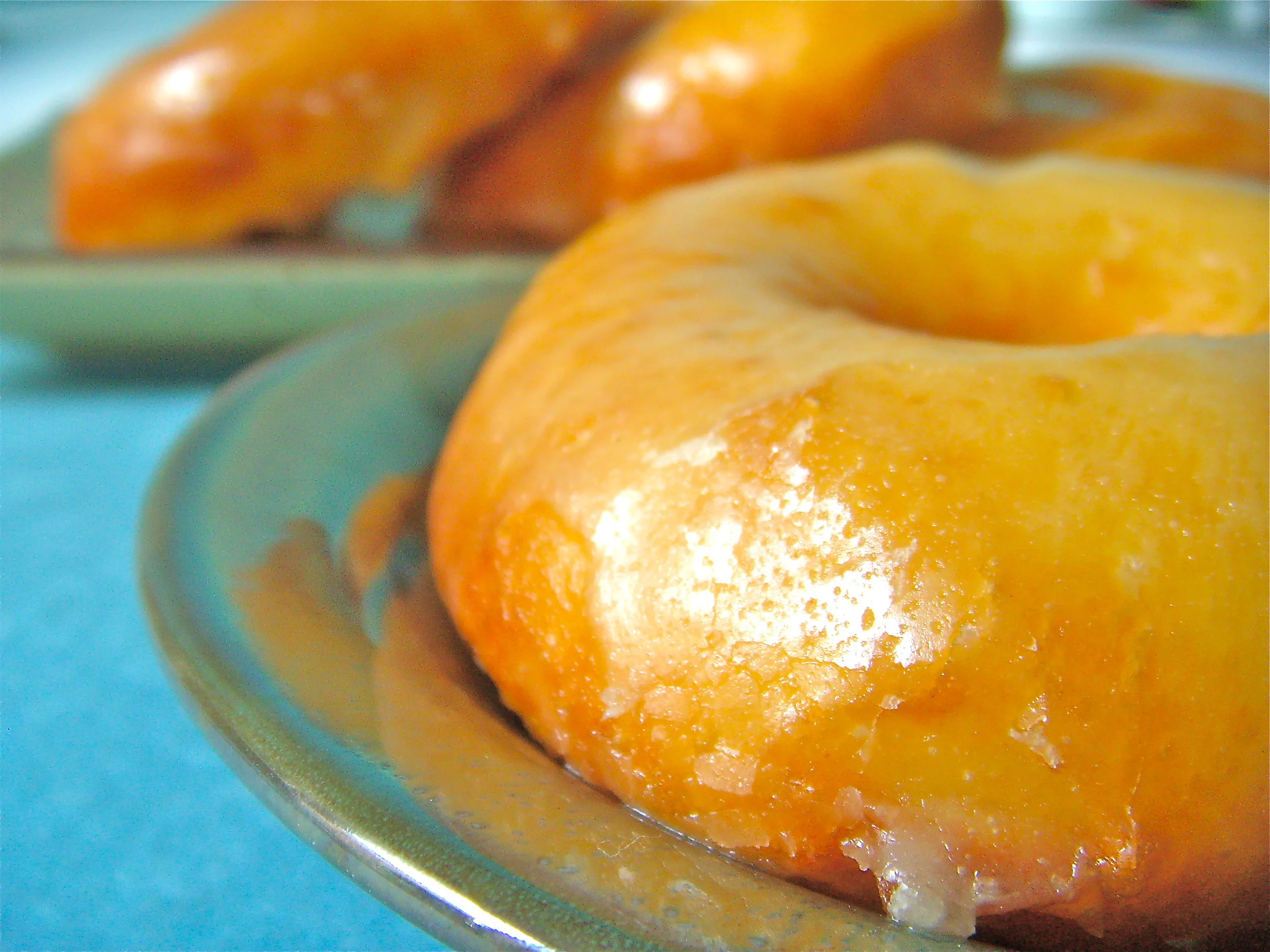  glazed donuts 