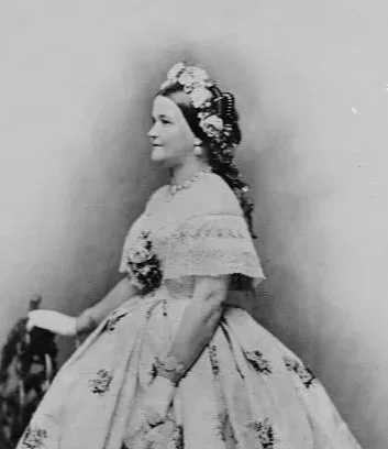 Fashion and Mrs. Lincoln